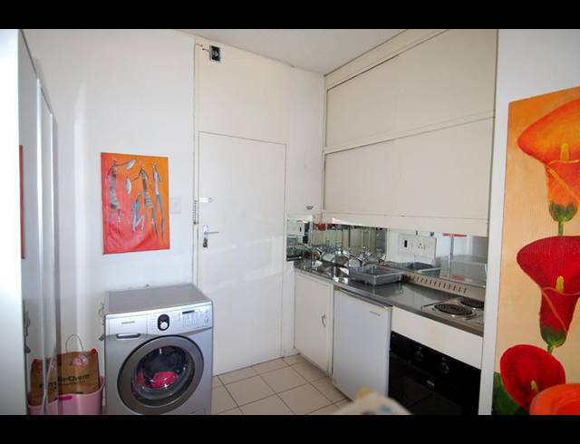 0 BEDROOM APARTMENT FOR SALE IN ORANJEZICHT